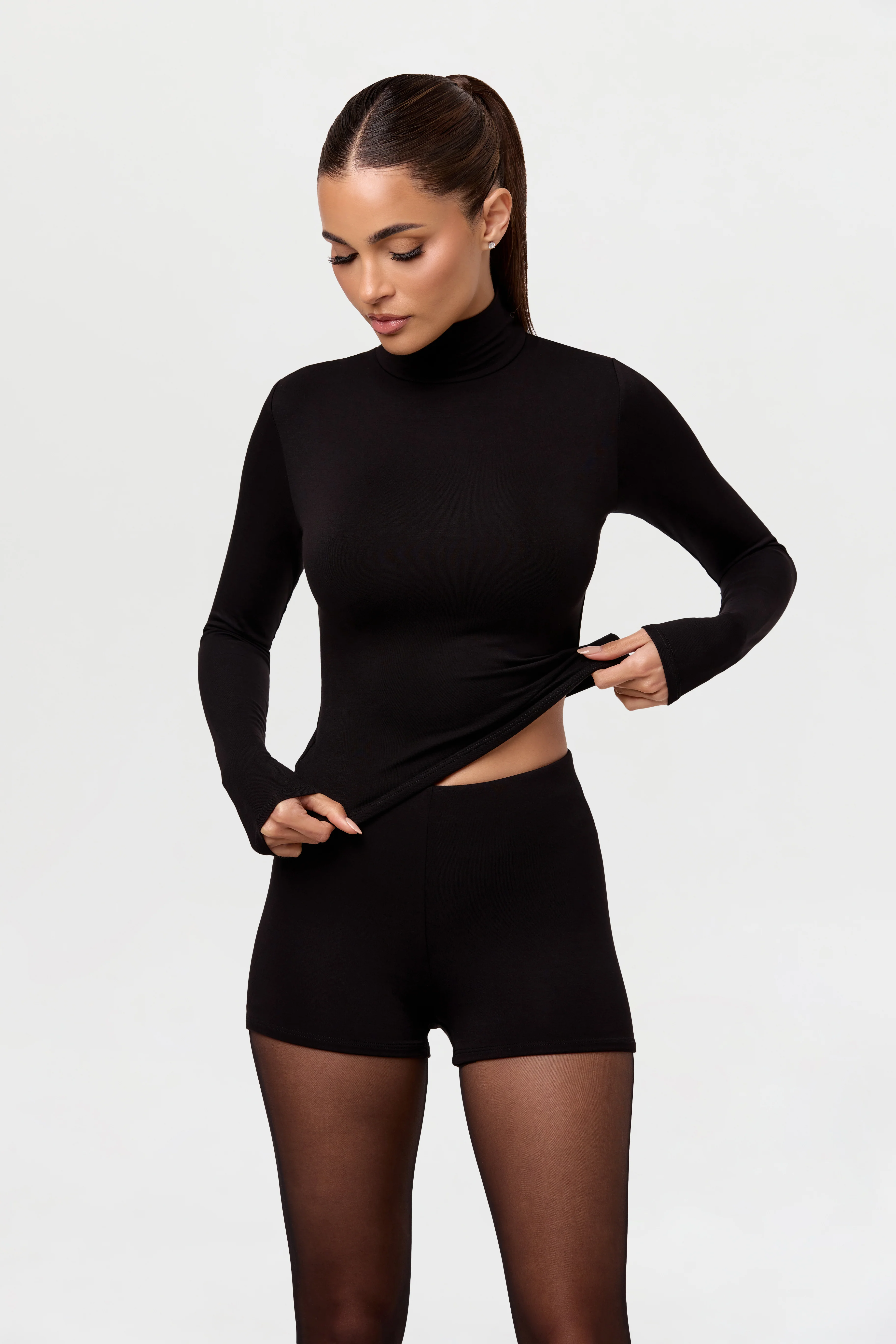 Smooth Turtleneck Sculpt Top - Image 4