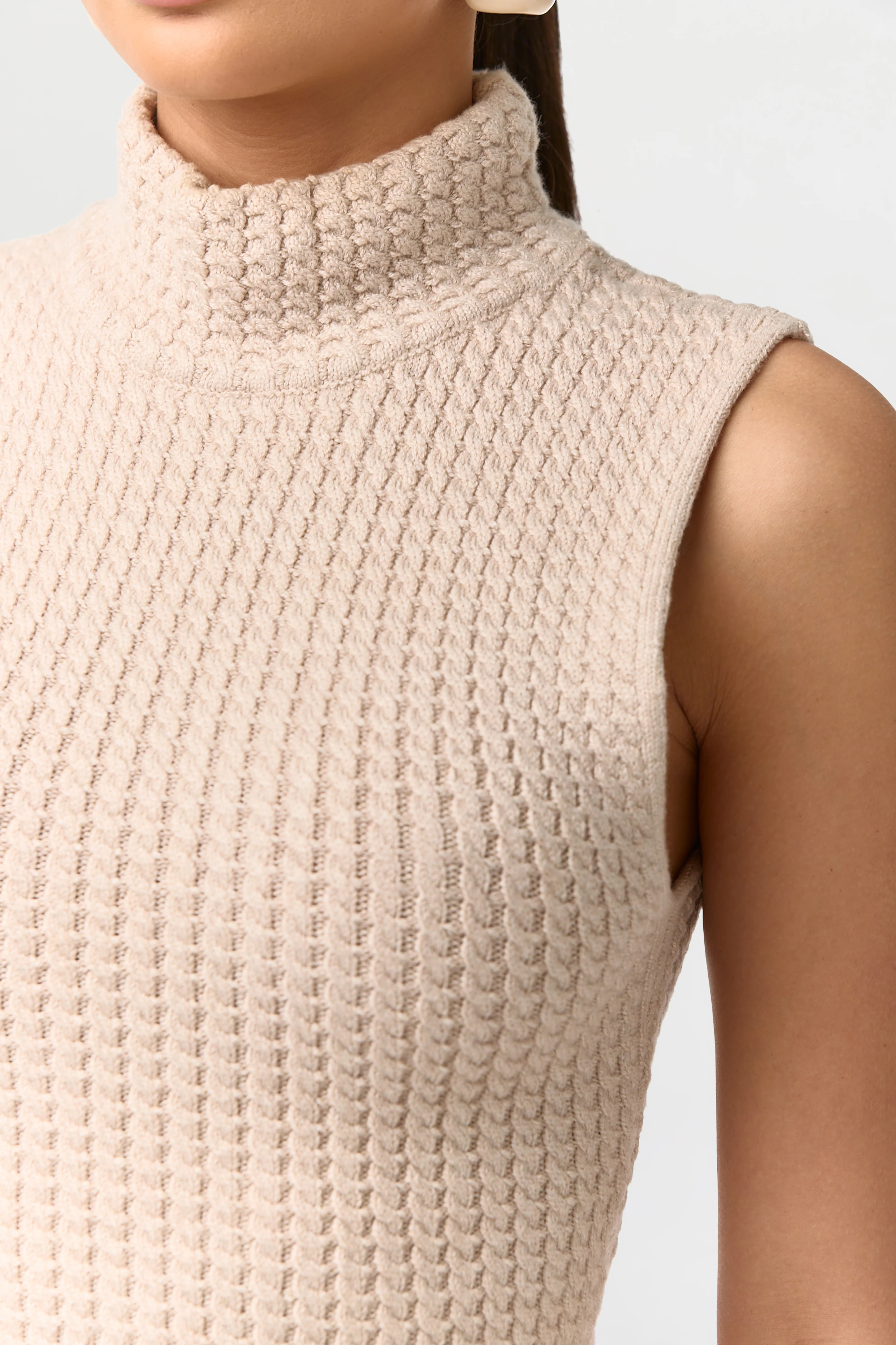 Cable Knit Sleeveless Top - Image 7