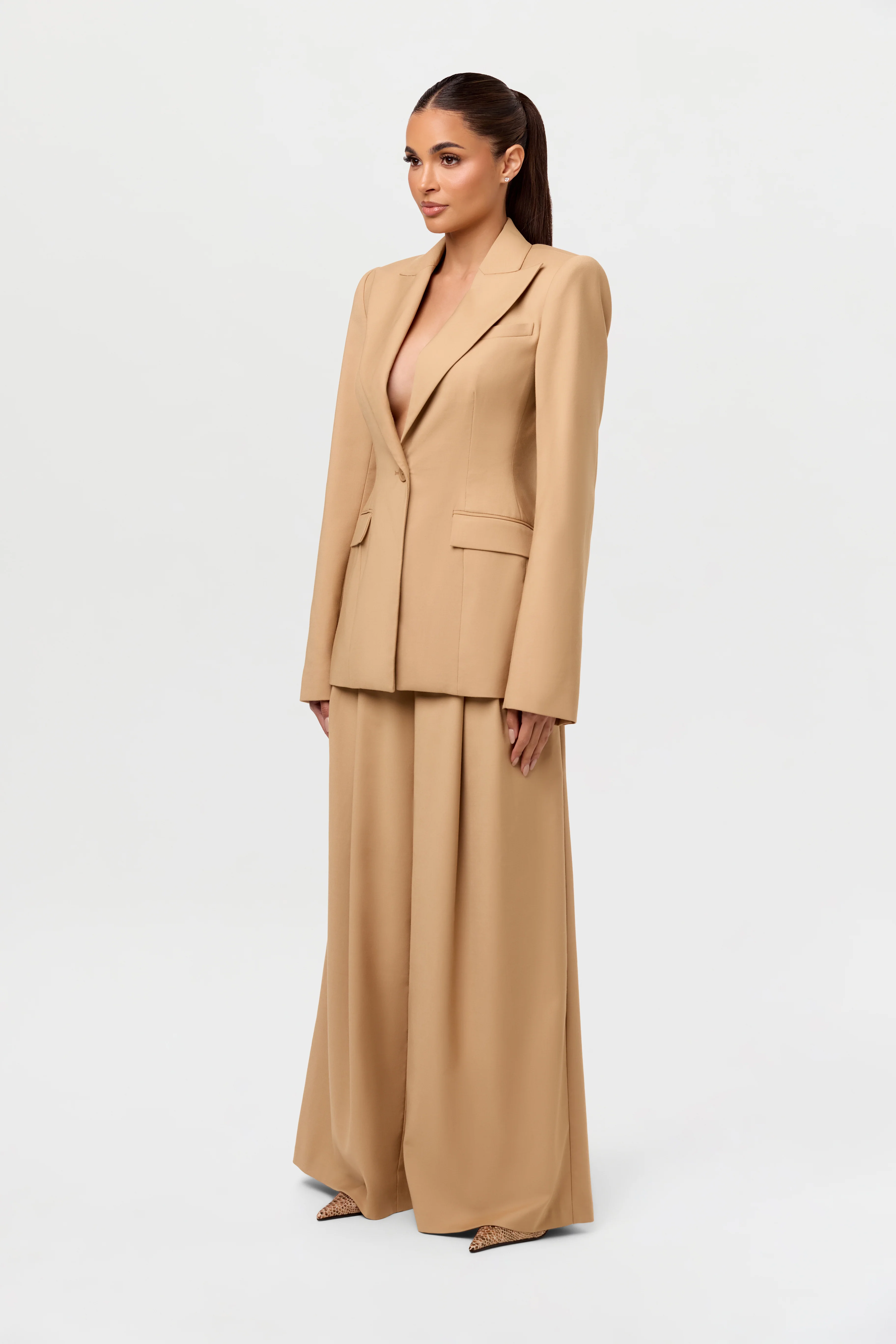 Power Shoulder Fitted Suit Blazer - Image 29