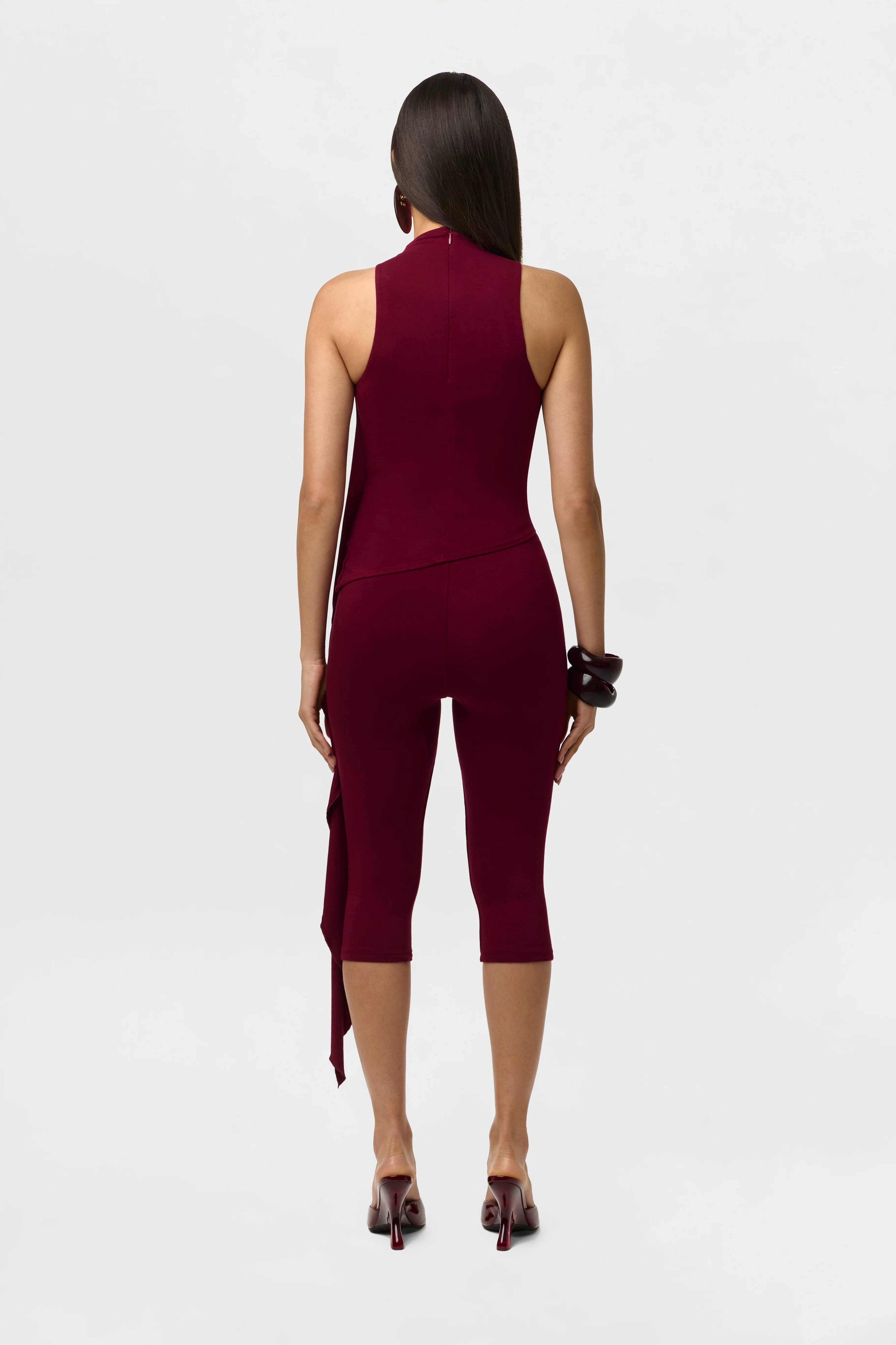 Smooth Asymmetric Capri Leggings - Image 5