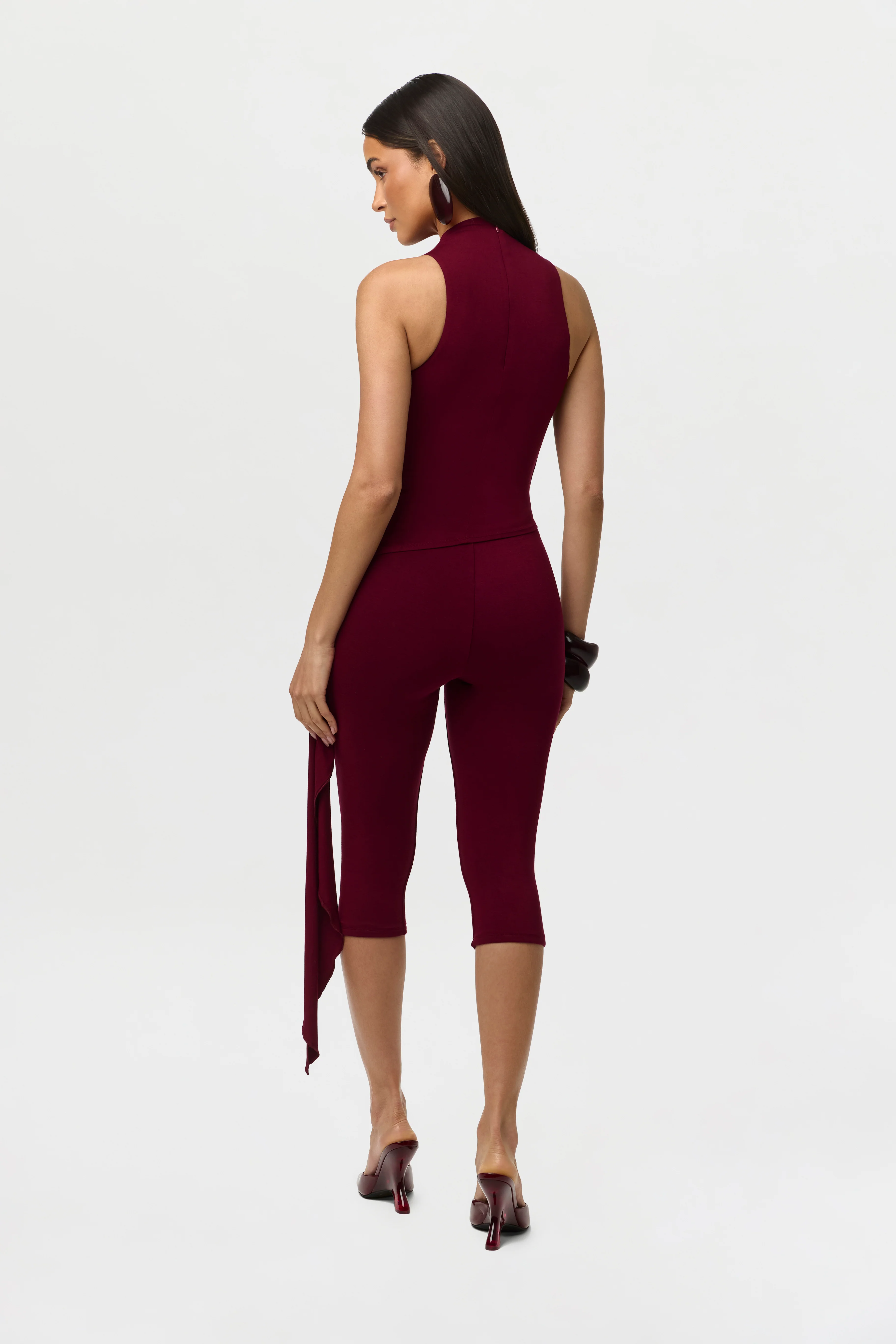 Smooth Asymmetric Capri Leggings - Image 6
