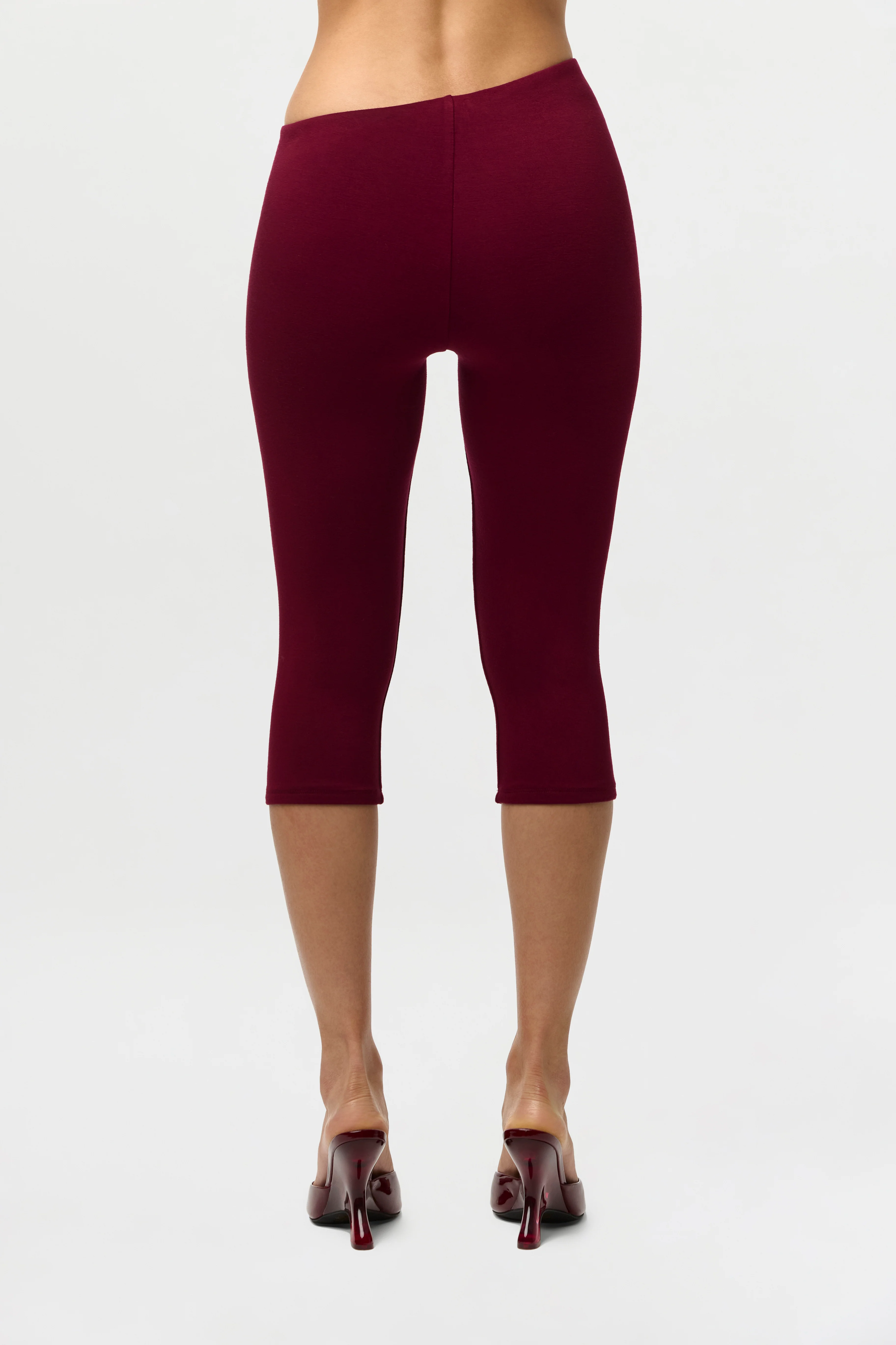 Smooth Asymmetric Capri Leggings - Image 7