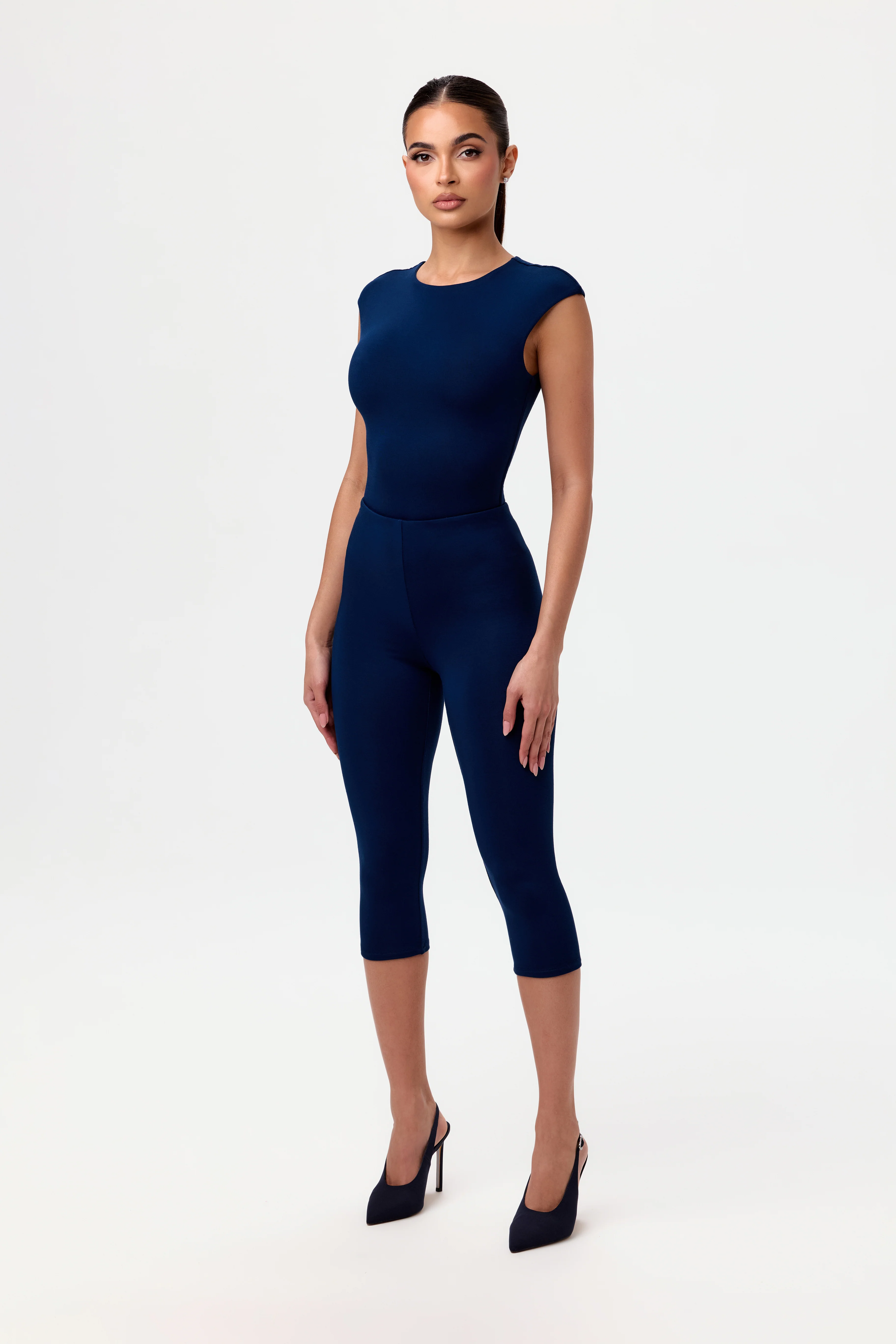 Smooth Sculpt Capri Legging - Image 11